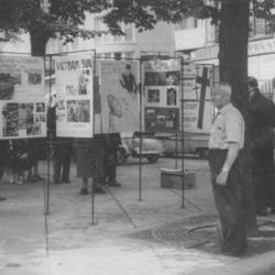 Exposition contre la guerre et le réarmement de l'Allemagne