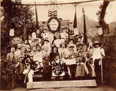 Le triomphe du travail : souvenir de la fête du 1er mai 1894 organisée par le Syndicat des mécaniciens Liège